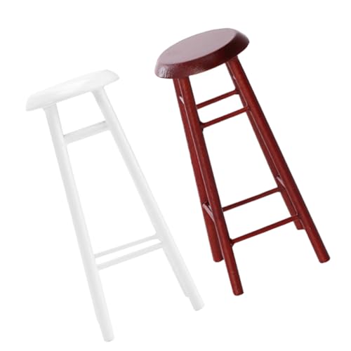 TOBBOMEY 2 Stücke Miniatur Holzbarhocker Naturbelassen Realistische Puppenhaus Möbel Detailreich Verarbeitet Vielseitig für Wohnzimmer Küche Miniatur Szenen Nachhaltiges Bastelzubehör von TOBBOMEY