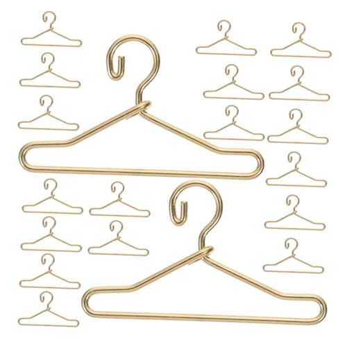 TOBBOMEY 40 Stück Mini Kleiderbügel für Puppen Metall Goldene Farbe für Puppenkleidung Puppenschrank Zubehör Praktische Lösung zur Organisation der Puppen Garderobe TOBBOMEY 40 Stück Mini Kleiderbügel für Puppen Metall Goldene Farbe für Puppenkleidung Puppenschrank Zubehör Praktische Lösung zur Organisation der Puppen Garderobe von TOBBOMEY