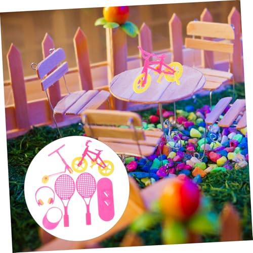 TOBBOMEY Mini Puppenkoffer Spielset mit Sportzubehör für Puppen Realistisches Puppenhaus Zubehör Kunststoff Doll Outdoor Sports Play Set Zufällige Farben Pädagogisches TOBBOMEY Mini Puppenkoffer Spielset mit Sportzubehör für Puppen Realistisches Puppenhaus Zubehör Kunststoff Doll Outdoor Sports Play Set Zufällige Farben Pädagogisches von TOBBOMEY