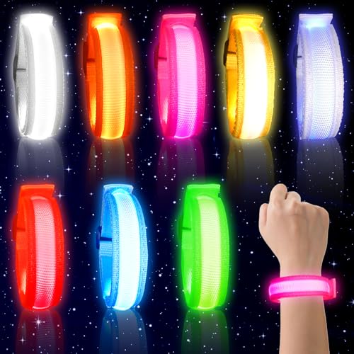 TOPJOWGA Leuchtarmbänder Kinder, 8 Stück LED Blinkende Armbänder, Leuchtarmband Dunkles Partyzubehör, LED Leuchtspielzeug, Armbänder Glühen in der Dunklen Party Mitgebsel Kindergeburtstag TOPJOWGA Leuchtarmbänder Kinder, 8 Stück LED Blinkende Armbänder, Leuchtarmband Dunkles Partyzubehör, LED Leuchtspielzeug, Armbänder Glühen in der Dunklen Party Mitgebsel Kindergeburtstag von TOPJOWGA