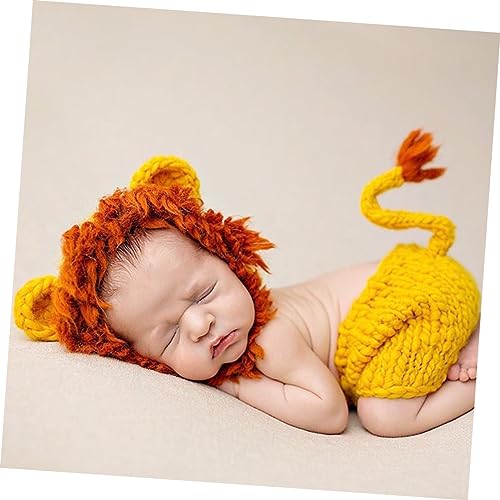 TOVINANNA Handgestricktes Babyfoto Kostüm mit Löwenmütze aus Elastischem Hautfreundlichem Material für Neugeborene Outfit für Fotoshootings und Festliche Anlässe TOVINANNA Handgestricktes Babyfoto Kostüm mit Löwenmütze aus Elastischem Hautfreundlichem Material für Neugeborene Outfit für Fotoshootings und Festliche Anlässe von TOVINANNA