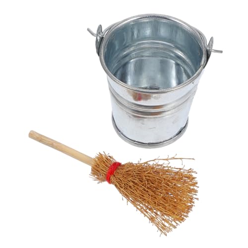 1Satz Besen und Eimer Set für Puppenhaus Reinigungszubehör mit Detail Eimer und Handbesen für Kreative DIY Projekte und Dekorationen 1Satz Besen und Eimer Set für Puppenhaus Reinigungszubehör mit Detail Eimer und Handbesen für Kreative DIY Projekte und Dekorationen von TOYANDONA