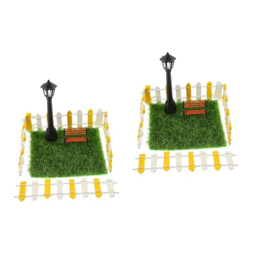 TOYANDONA 4 Sätze Mini-Rasen-straßenlaterne Puppenhaus-dekor Mini-hausdekorationen Zaundekoration Mini-straßenlaternenmodell Laufstall Aus Kunststoff Plastikmodelle Parkstuhl Holz Miniatur von TOYANDONA