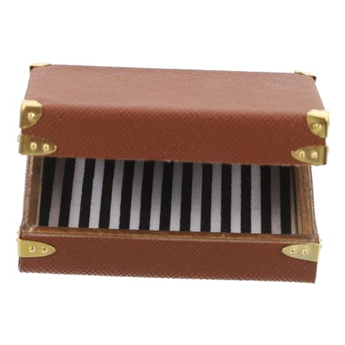 TOYANDONA Miniatur Koffer Retro Stil Vintage Miniaturkoffer mit Detailreicher Verarbeitung für Puppenhaus Schlafzimmer Dekoration Micro Landschaft Zubehör TOYANDONA Miniatur Koffer Retro Stil Vintage Miniaturkoffer mit Detailreicher Verarbeitung für Puppenhaus Schlafzimmer Dekoration Micro Landschaft Zubehör von TOYANDONA