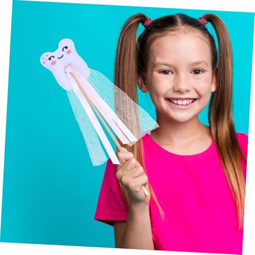TOYANDONA Zahnförmiger Feenstab mit Pinkem Band Kreatives Party Cosplay Requisit Kinderfreundlicher Zauberstab für Hochzeit Fantasievolle Verkleidung und Festliche Dekoration TOYANDONA Zahnförmiger Feenstab mit Pinkem Band Kreatives Party Cosplay Requisit Kinderfreundlicher Zauberstab für Hochzeit Fantasievolle Verkleidung und Festliche Dekoration von TOYANDONA