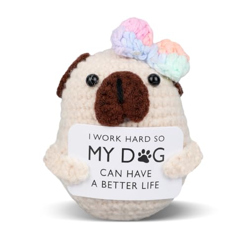 TOYMIS Mops Gehäkelt, Positives Handgemachtes Emotionales Gestricktes Hundespielzeug mit Inspirierender Karte Gehäkelte Welpenpuppe für Kollegen Studenten Tierliebhaber Tischdekoration von TOYMIS