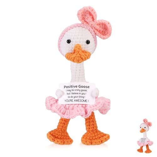 TOYMIS Positive Goose, 17 cm Süße Rosa Häkelgans mit Inspirierender Karte Kreative Strickpuppe Positive Lebenskartoffel Glücksgeschenk zum Geburtstag Partydekoration von TOYMIS