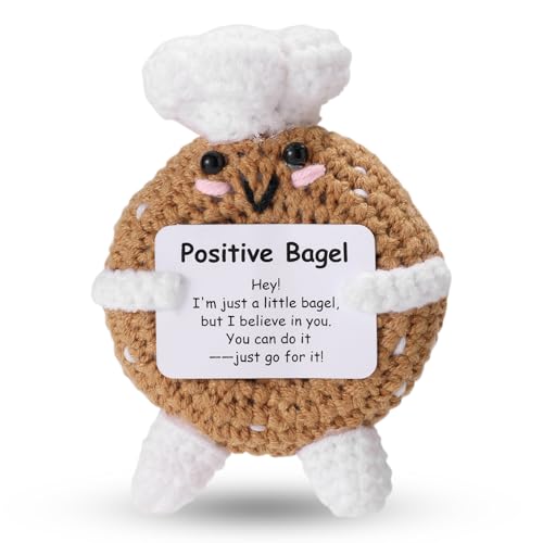 TOYMIS Positiver Häkel-Bagel, Süße weiche Gestrickte Bagel-Puppe mit inspirierender Karte Lustige Handgemachte Häkel-Wollpuppe Positive Affirmation Geschenke TOYMIS Positiver Häkel-Bagel, Süße weiche Gestrickte Bagel-Puppe mit inspirierender Karte Lustige Handgemachte Häkel-Wollpuppe Positive Affirmation Geschenke von TOYMIS