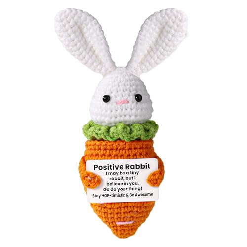 TOYMIS Positiver Karotten Hase, Kaninchen Häkeln Emotionalen Unterstützung Puppe Gehäkelte Tiere mit Positiver Botschaft für Motivierendes Geschenk Zuhause Büro Dekor Oster Festliches Geschenk TOYMIS Positiver Karotten Hase, Kaninchen Häkeln Emotionalen Unterstützung Puppe Gehäkelte Tiere mit Positiver Botschaft für Motivierendes Geschenk Zuhause Büro Dekor Oster Festliches Geschenk von TOYMIS