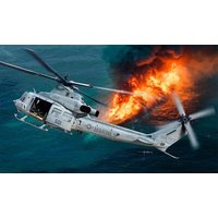 TRUMPETER 5118 1:35 UH-1Y Venow von TRUMPETER