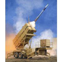 TRUMPETER 01040 1:35 M901 mit MIM-104F PatriotSAM System TRUMPETER 01040 1:35 M901 mit MIM-104F PatriotSAM System von TRUMPETER
