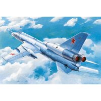 TRUMPETER 01695 1:72 TU-22K Blinder B TRUMPETER 01695 1:72 TU-22K Blinder B von TRUMPETER