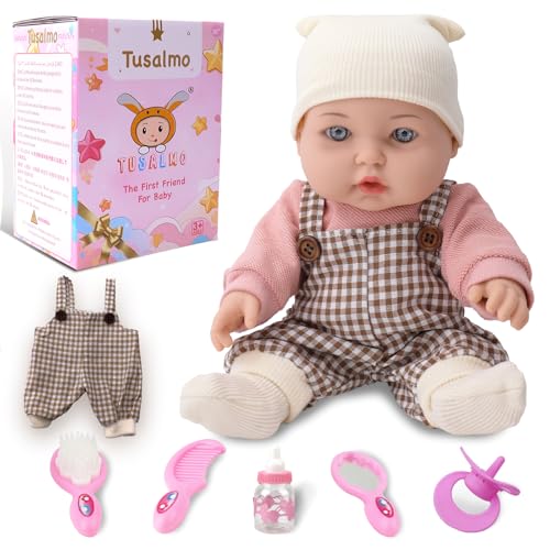 TUSALMO YD-W243001 Babypuppe mit Zubehör-Set, weiche Babypuppen für Mädchen ab 3 Jahren, Jungen, Babyspielzeug als Geburtstagsgeschenk (30,5 cm große Babypuppe, Rosa, Hosenträger) von TUSALMO