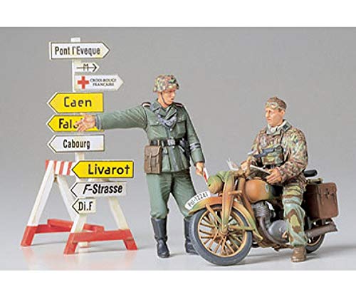 Tamiya 300035241 - 1:35 Diorama-Set Motorrad mit Wegweiser (2) von TAMIYA