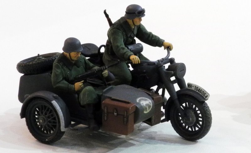 WWII Deutsches Seitenwagengespann (2 Figuren) von Tamiya