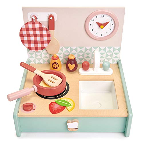 Tender Leaf Toys Kinderküche (Holzspielzeug, kleine Tragbare Küche, zusammenklappbar, mit umfangreichen Zubehör, Kinderspielzeug) 7508201 von Tender Leaf Toys