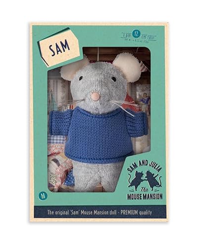 The Mouse Mansion Sam & Julia - Kuscheltier Maus SAM – das Original aus der beliebten Kinderbuch-Reihe – 1/12 Größe für Standard-Puppenhaus – enthält: 1 Stofftier Maus 12cm – für Kinder jeden Alters von The Mouse Mansion