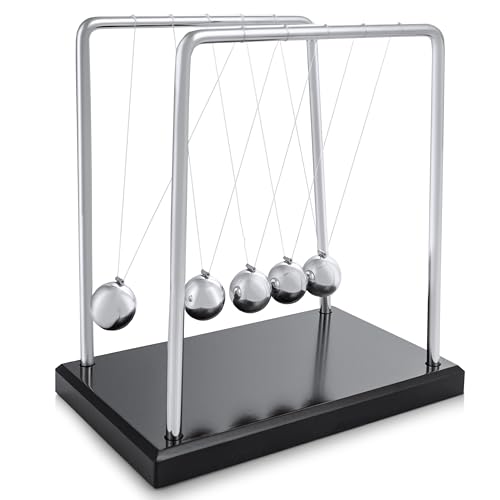 Newton Kugelstoßpendel - Kugelspiel - 5 Kugeln Pendel - Kugelpendel für Schreibtisch - Newton Pendel 19cm hoch auf Sockel aus Holz, Newton Wiege mit Rahmen und Kugeln aus Stahl von hoher Qualität Newton Kugelstoßpendel - Kugelspiel - 5 Kugeln Pendel - Kugelpendel für Schreibtisch - Newton Pendel 19cm hoch auf Sockel aus Holz, Newton Wiege mit Rahmen und Kugeln aus Stahl von hoher Qualität von Toys4Boys