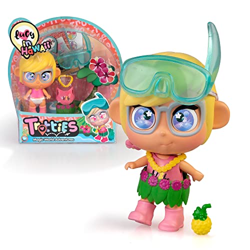 Trotties - Travel Outfits Mini Lucy, 1 Minipuppe, Sommerkleidung und Strandzubehör wie Schnorchelbrille, Aufkleber und Sammelkarte, 3 Verschiedene Modelle, +3 Jahre, Famosa (TFT06300) von Trotties