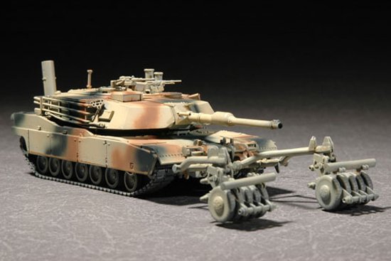 M1A1 with Mine Roller Set M1A1 with Mine Roller Set von Trumpeter