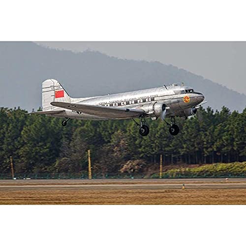 Trumpeter TRU05813 1/48 DC-3, Mehrfarbig von Trumpeter