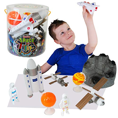Tub Playset - Weltall von Deluxebase. Weltall Spielset für Kinder. Fantasiespielzeug wie Astronauten, Planeten, Spielzeugrakete, Space Shuttle, Satellit und ein Weltall Mond Felsen Tub Playset - Weltall von Deluxebase. Weltall Spielset für Kinder. Fantasiespielzeug wie Astronauten, Planeten, Spielzeugrakete, Space Shuttle, Satellit und ein Weltall Mond Felsen von Tub Playset