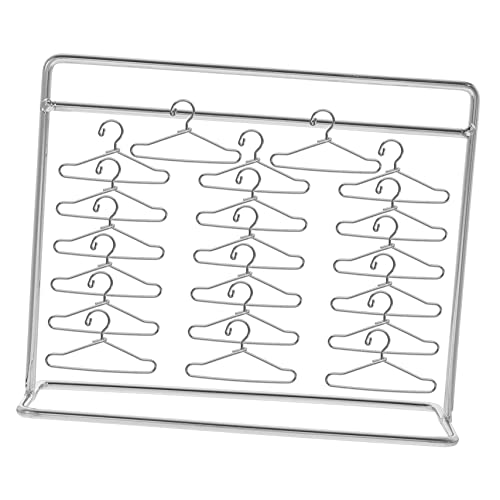 UKCOCO 1Satz Puppenkleiderbügel Set mit Kleiderständer Teiliges Set in Silber für Puppenhaus Zubehör Aufbewahrung von Puppenbekleidung Mini Kleiderbügel aus Metall UKCOCO 1Satz Puppenkleiderbügel Set mit Kleiderständer Teiliges Set in Silber für Puppenhaus Zubehör Aufbewahrung von Puppenbekleidung Mini Kleiderbügel aus Metall von UKCOCO