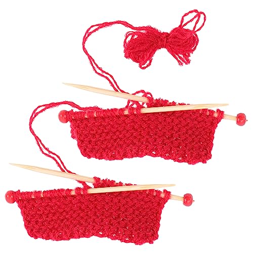 UKCOCO 2 Stück Miniatur Strickpullover Deko Rote Unvollendete Pullover Modelle Langlebige Accessoires Vielseitig für Puppenhaus DIY und Mikrolandschaft von UKCOCO