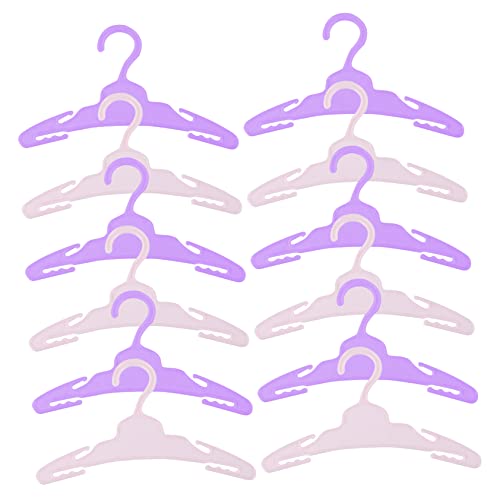 UPKOCH 16St Miniaturpuppenaufhänger Kleiderbügel Puppenbett Puppenkleidung Mini- puppenbügel Puppen kleiderständer Puppenkleiderhalter Ständer für Puppenkleider Plastik von UPKOCH