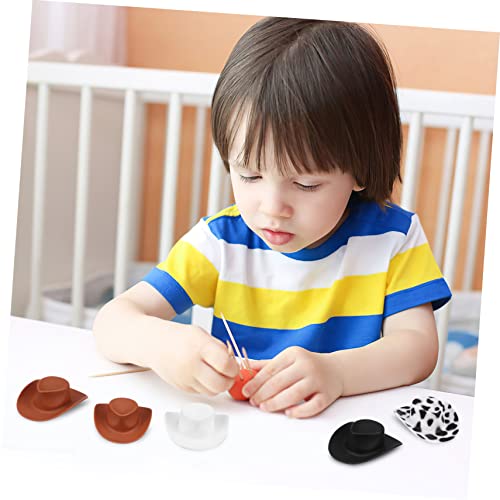 UPKOCH 40 Stück Teiliges Mini Jazzhüte aus Kunststoff Realistisch Gestaltete Miniatur Hüte Farben Schwarz Braun Weiß für DIY Dekoration Puppenhaus Kostüm und Bastelbedarf von UPKOCH