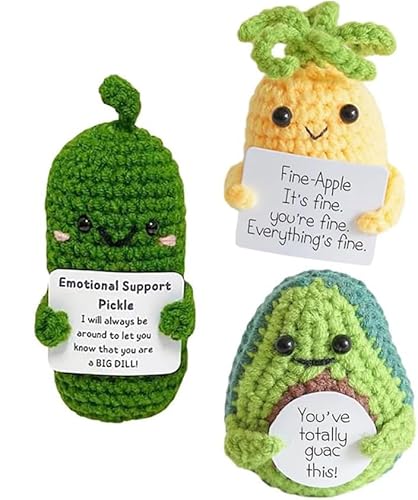 UYOE 2023 Handmade Emotional Support Pickled Cucumber Gift, Cute Handwoven Ornaments,Crochet Support Pickles Wooden Base Ornament for Office Desk,Christmas Knitting Doll Ornament Gift (3PCS-A) von UYOE