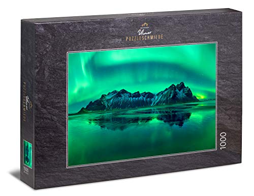 Ulmer Puzzleschmiede - Puzzle „Eiswellen“ - Klassisches 1000 Teile Natur-Puzzle – Puzzlemotiv aus dem hohen Norden - beeindruckende Polarlichter über Gebirge und Eismeer, Nord-Norwegen, Skandinavien von Ulmer Puzzleschmiede