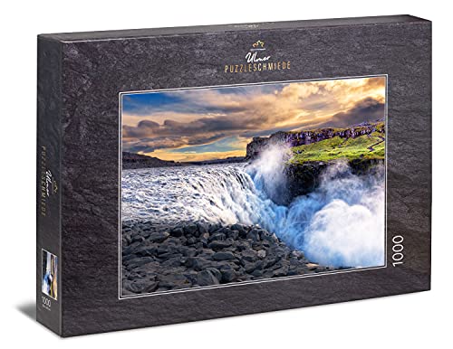 Ulmer Puzzleschmiede - Puzzle „Islands Wilde Wasser“ - Klassisches 1000 Teile Landschaftspuzzle – Der beeindruckende Dettifoss-Wasserfall in Island, Filmkulisse und größter Wasserfall in Europa von Ulmer Puzzleschmiede