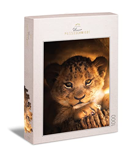 Ulmer Puzzleschmiede - Puzzle „Kleiner Prinz“ - Wundervolles Tierkinder-Puzzle mit 1000 Teilen – Der kleine Löwe erblickt das Licht der Sonne in Afrika - kleine Raubkatze als märchenhaftes Puzzle von Ulmer Puzzleschmiede