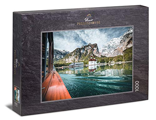 Ulmer Puzzleschmiede - Puzzle „Königssee“ - Klassisches 1000 Teile Puzzle – Puzzlemotiv aus Bayern - Königssee-Überfahrt zur Kirche St. Bartholomä vor dem Watzmann-Gebirge Ulmer Puzzleschmiede - Puzzle „Königssee“ - Klassisches 1000 Teile Puzzle – Puzzlemotiv aus Bayern - Königssee-Überfahrt zur Kirche St. Bartholomä vor dem Watzmann-Gebirge von Ulmer Puzzleschmiede