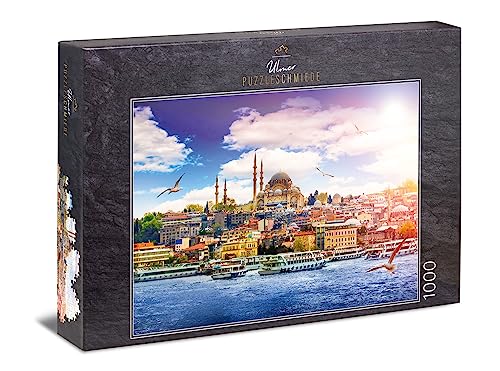 Ulmer Puzzleschmiede - Puzzle „Perle am Bosporus“ - Klassisches 1000 Teile Städte-Puzzle – Puzzlemotiv der Panorama-Ansicht von Istanbul - die Hauptstadt der Türkei als anspruchsvolles Puzzle Ulmer Puzzleschmiede - Puzzle „Perle am Bosporus“ - Klassisches 1000 Teile Städte-Puzzle – Puzzlemotiv der Panorama-Ansicht von Istanbul - die Hauptstadt der Türkei als anspruchsvolles Puzzle von Ulmer Puzzleschmiede
