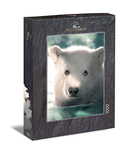 Ulmer Puzzleschmiede - Puzzle „Schneeflocke“ - Niedliches Eisbären-Baby als 1000 Teile Puzzle – Der kleine Eisbär mit dem treuherzigen Blick ist EIN anspruchsvolles Tierpuzzle für Erwachsene von Ulmer Puzzleschmiede
