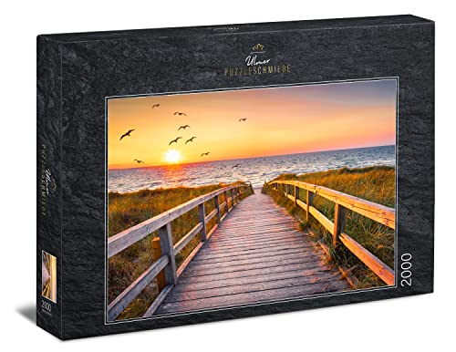 Ulmer Puzzleschmiede - Puzzle Abendstunde auf Sylt - 2000 Teile Puzzle - Nordsee-Motiv mit Sonnenuntergang über den Dünen am Strand von Sylt, Deutschland von Ulmer Puzzleschmiede