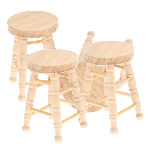 VANZACK 4Stücke Miniaturhocker Aus Holz Für Puppenhaus Dekoration Original Holzfarbe Mit Verzierungen Für Requisiten Im Puppenhaus VANZACK 4Stücke Miniaturhocker Aus Holz Für Puppenhaus Dekoration Original Holzfarbe Mit Verzierungen Für Requisiten Im Puppenhaus von VANZACK