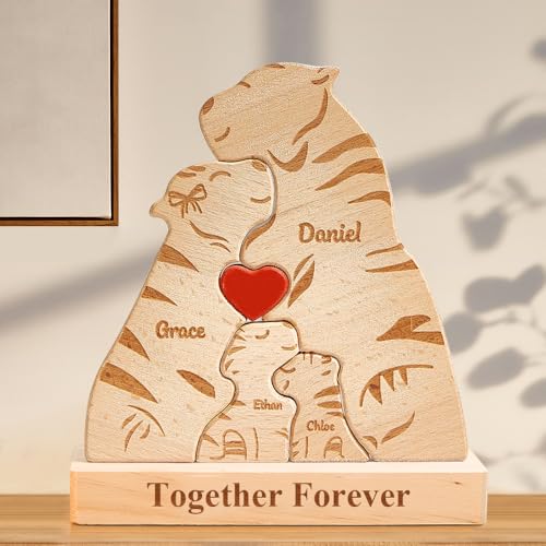 Personalisiertes Holzkunstpuzzle der Bärenfamilie mit 1-8 Familiennamen | Bärenskulptur aus Holz als Desktop-Dekoration Ornament für Zuhause Tischdekoration, Mama Großmutter (Tiger) von VEELU