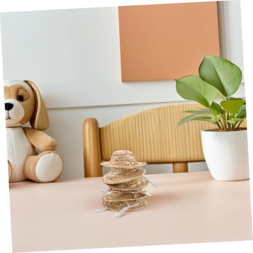 VICASKY 10 Stück Teiliges Miniatur Strohhut Handgewebte Puppenhüte mit Kinnriemen Atmungsaktive DIY Bastelaccessoires für Puppenhaus Sommerdekoration und Kreative Spielideen VICASKY 10 Stück Teiliges Miniatur Strohhut Handgewebte Puppenhüte mit Kinnriemen Atmungsaktive DIY Bastelaccessoires für Puppenhaus Sommerdekoration und Kreative Spielideen von VICASKY