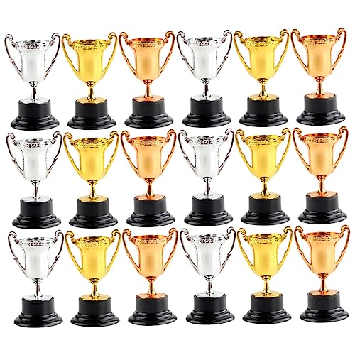 VICASKY 18 Teiliges Neugeborenen Würfel Trophäe Flugzeugwerfer Spielzeughaus Goldmedaille Mini Trophäen Raketenspielzeug Mini Gold Und Silber Trophäen Fußball Trophäe von VICASKY