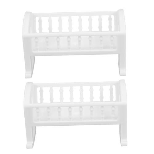 VICASKY Miniatur-Kinderbett Für Puppenhäuser Mit Einzigartigem Design 2-teilig Weißes Babybett Aus Kunststoff Für Puppenhaus-Dekoration Und Interaktives Spielen von VICASKY