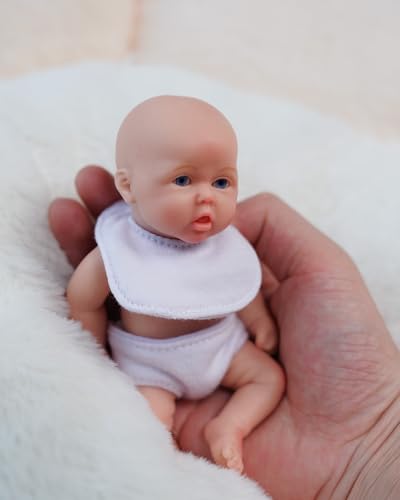 VacosHeart 6-Zoll-Reborn-Puppe: Silikonweichkörper, Blaue Augen, kleine herausstechende Zunge, weißes Lätzchen, Windel und faltige Gelenke für lebensechte Posen VacosHeart 6-Zoll-Reborn-Puppe: Silikonweichkörper, Blaue Augen, kleine herausstechende Zunge, weißes Lätzchen, Windel und faltige Gelenke für lebensechte Posen von VacosHeart