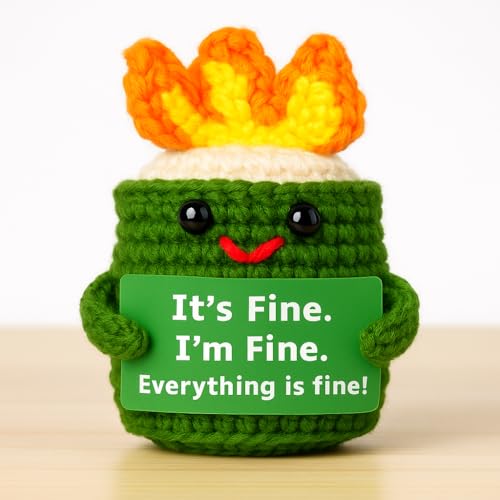 Burning Crochet Dumpster Fire Wolle Lustiges Stressabbau Schreibtisch Spielzeug Stimmungsverstärker mit "It's Fine, Everything is Fine" Zeichen Humorvolles Geschenk für Kollegen Neuheit Gag von Vellichor Europe