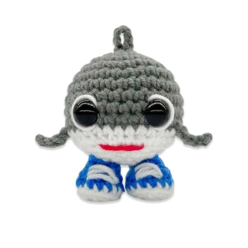 Vexilon Lustiger gehäkelter Hai, handgefertigte niedliche Strickpuppe, dekoratives Ornament, Display und Dekoration, einzigartiges Sammlerstück Geschenk für Freunde Familie Vexilon Lustiger gehäkelter Hai, handgefertigte niedliche Strickpuppe, dekoratives Ornament, Display und Dekoration, einzigartiges Sammlerstück Geschenk für Freunde Familie von Vexilon