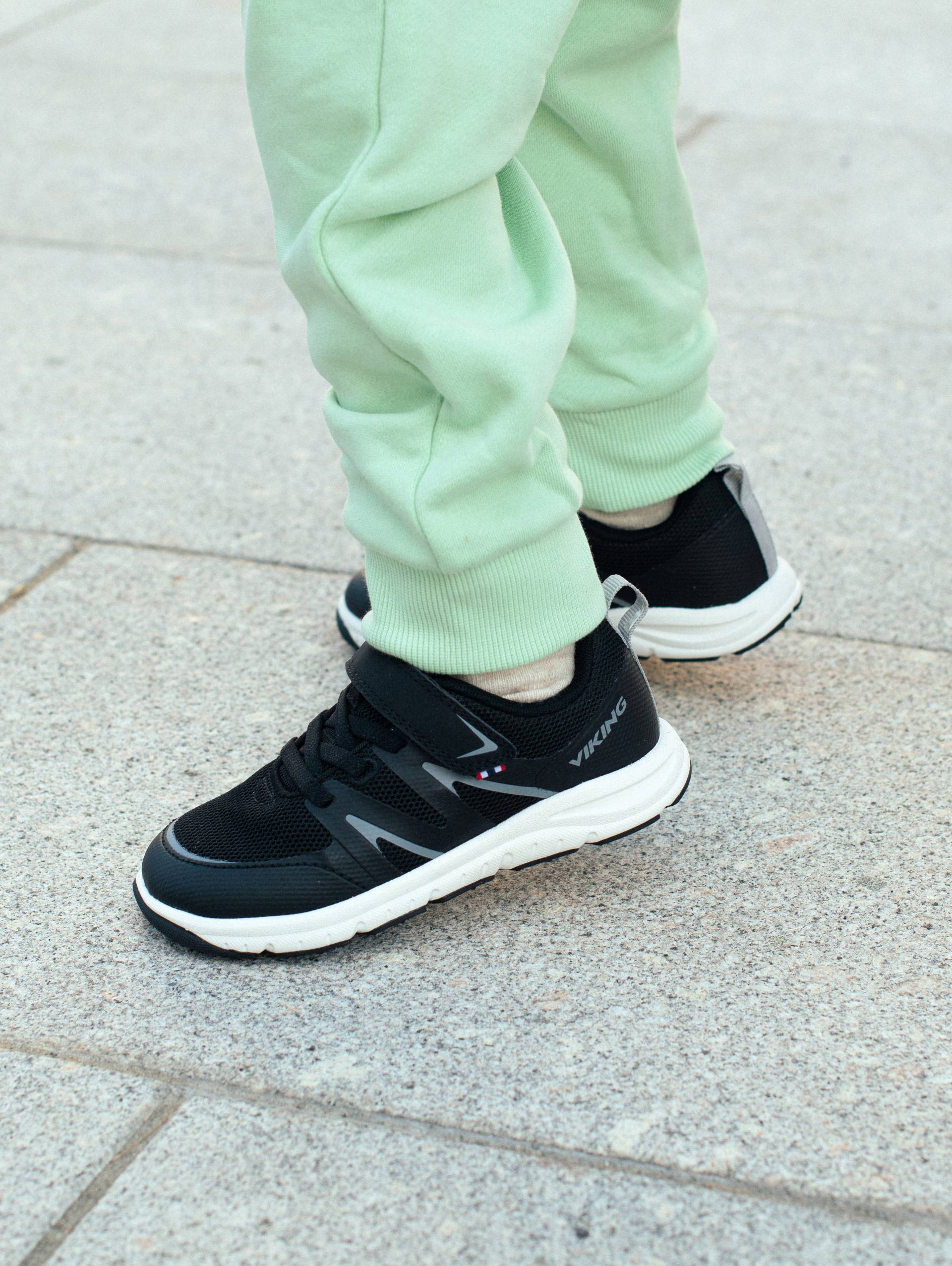 Viking Dal 1V Kinder Sneaker, Black, 22, Kinderschuhe Viking Dal 1V Kinder Sneaker, Black, 22, Kinderschuhe von Viking
