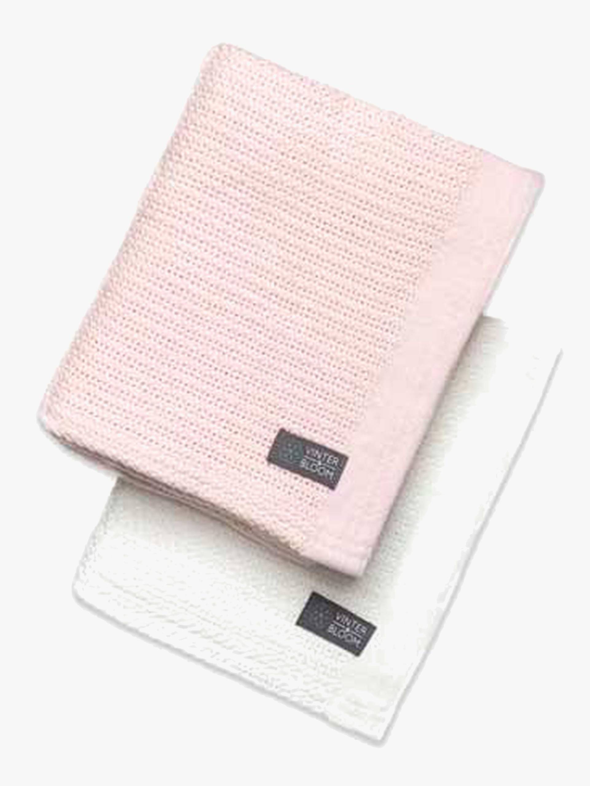 Vinter & Bloom Soft Grid Lochmusterdecke 2er-Pack, Bright White/ Baby Pink Vinter & Bloom Soft Grid Lochmusterdecke 2er-Pack, Bright White/ Baby Pink von Vinter & Bloom