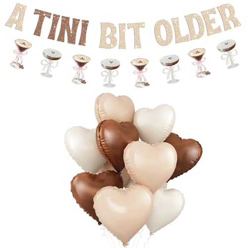 A Tini Bit Older Banner mit Folienballonband (Karamellfarbe) von WARRENSON