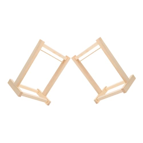 WEKAMOS 2 Stück Teiliges Mini Holz Kleiderständer Puppenhaus Möbel Organizer mit Zeitlosem Design Praktischer Aufbewahrung und Dekorativem Holzfinish für Puppenkleidung und Miniatur WEKAMOS 2 Stück Teiliges Mini Holz Kleiderständer Puppenhaus Möbel Organizer mit Zeitlosem Design Praktischer Aufbewahrung und Dekorativem Holzfinish für Puppenkleidung und Miniatur von WEKAMOS